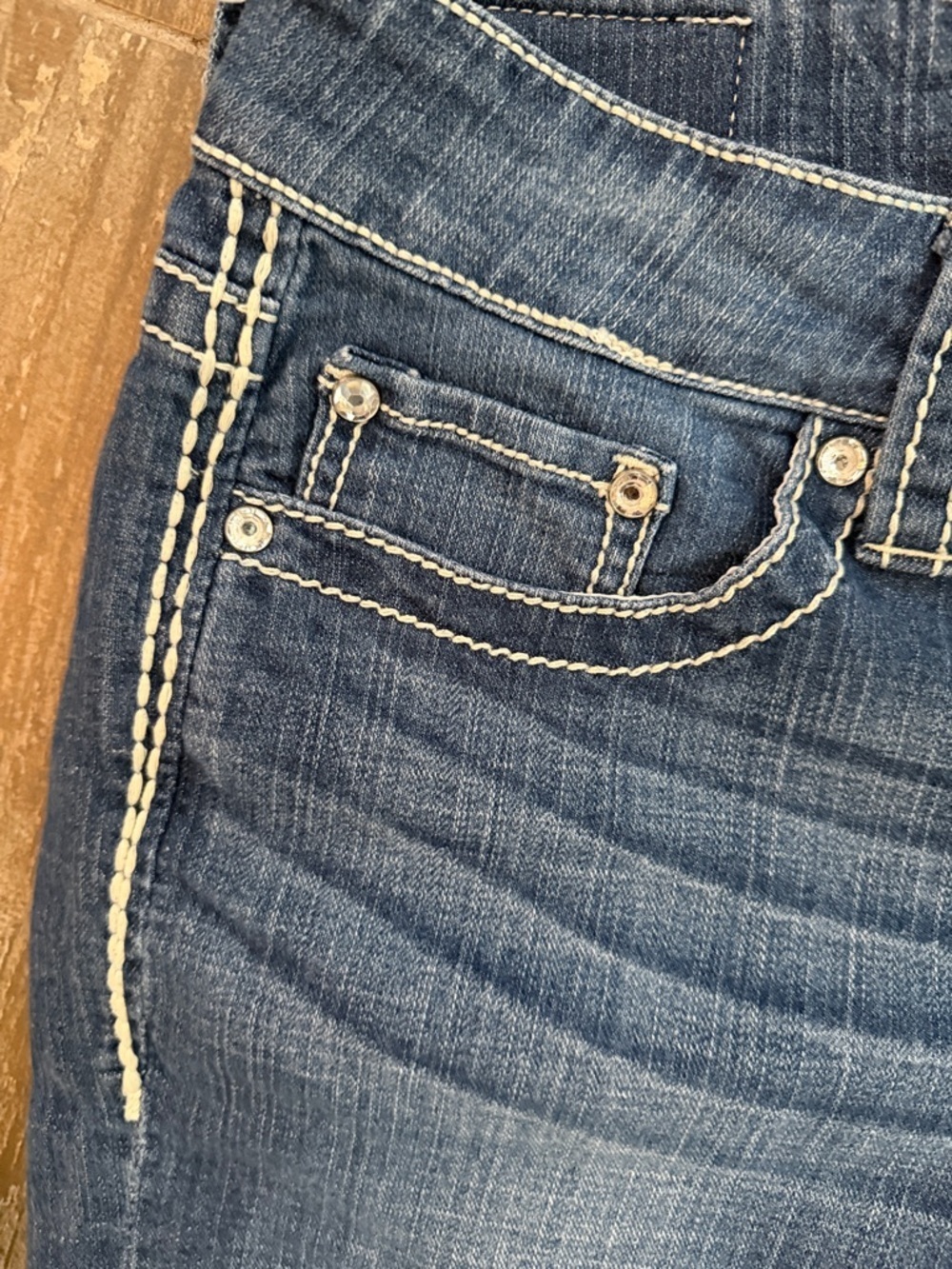 Daytrip Virgo Bermuda Indigo Denim Shorts with Cream Contrast Stitching - Picture 6 of 13